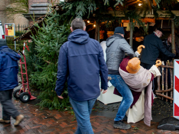 Kerststal opbouwen - beelden