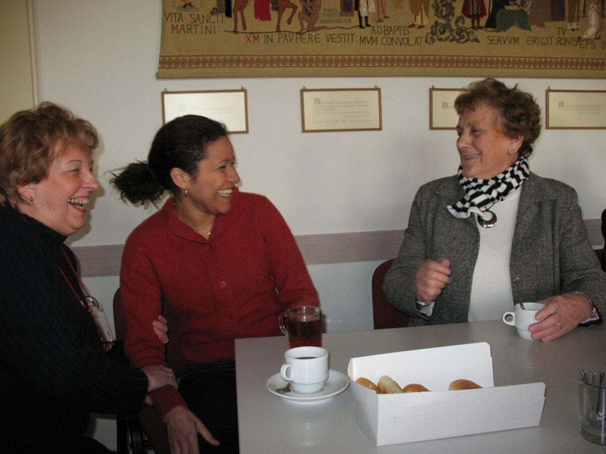lunch tijdens het opbouwen van kerststal