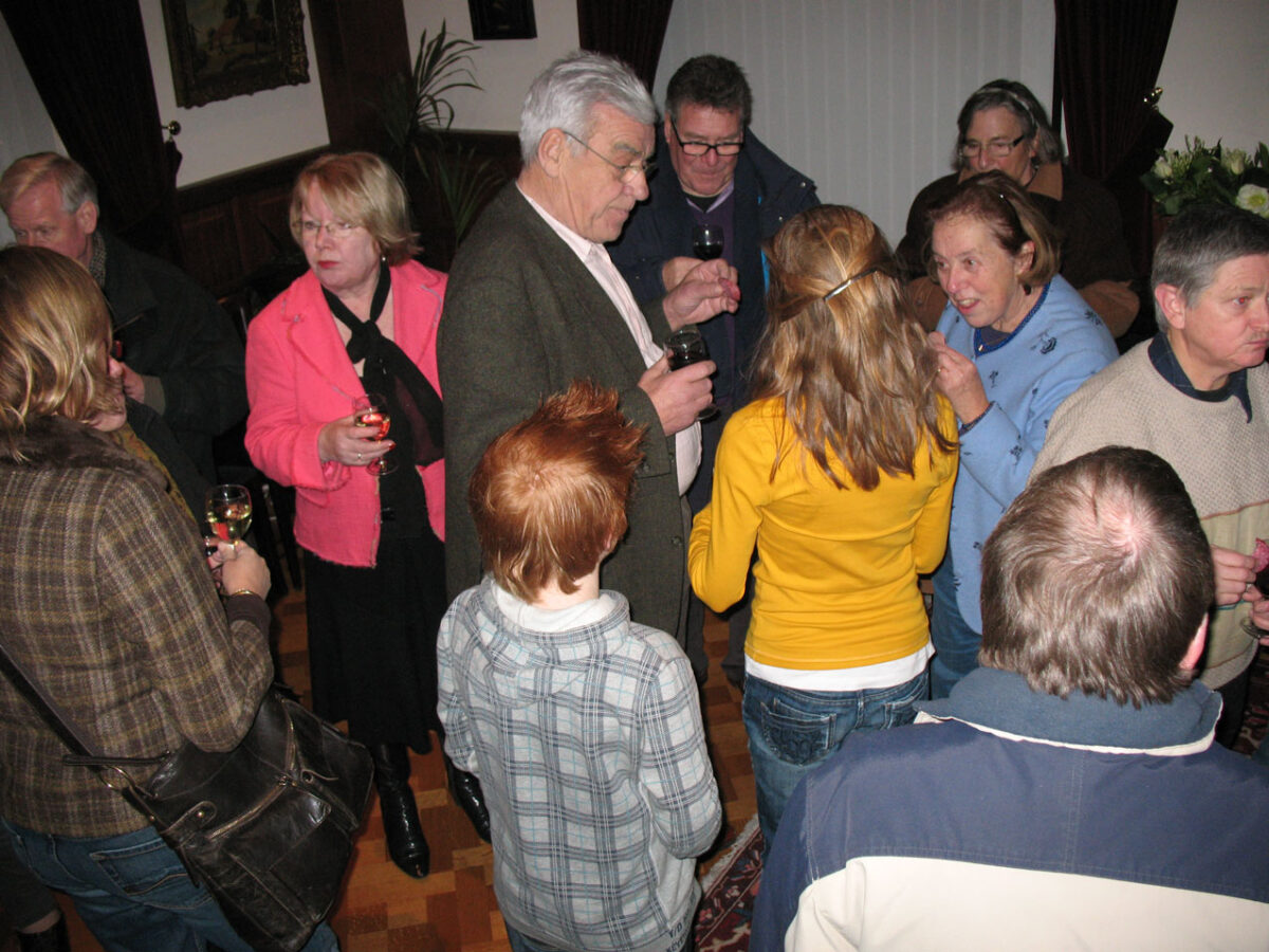 Piet Hector tijdens de receptie na de opening van kerststal Princenhage