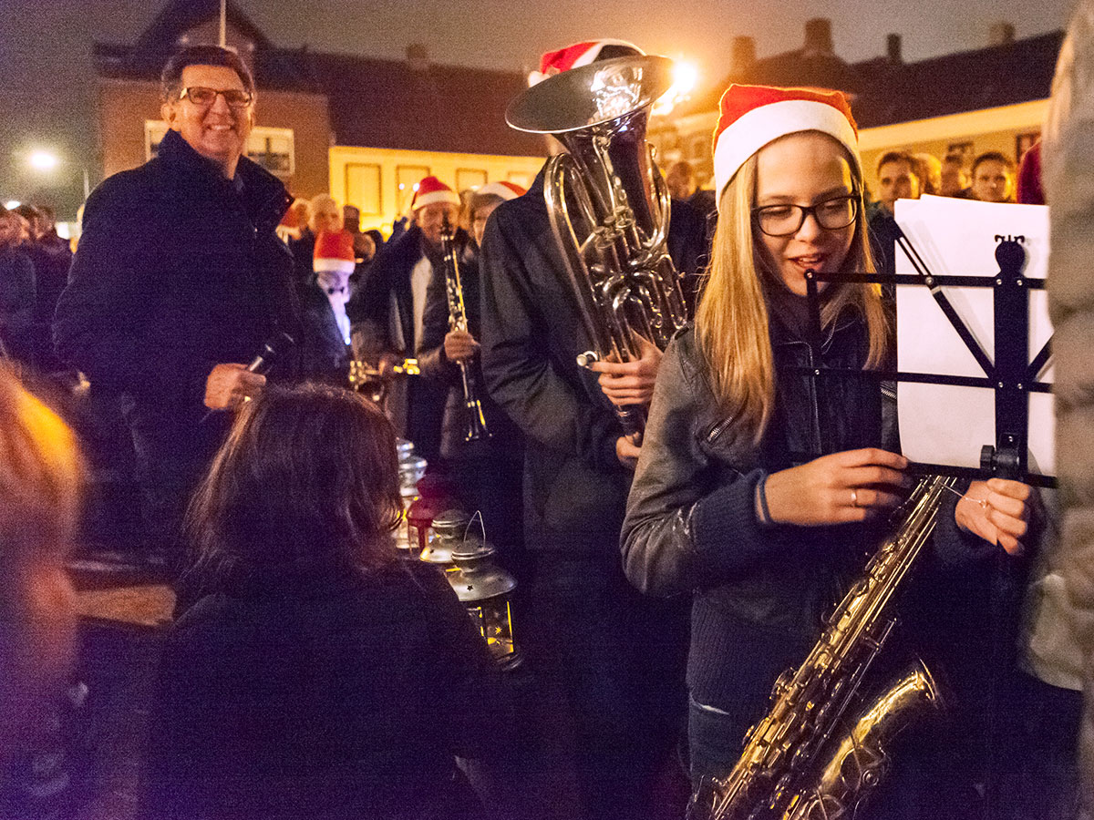 blazers tijdens opening kerststal in Princenhage 2016