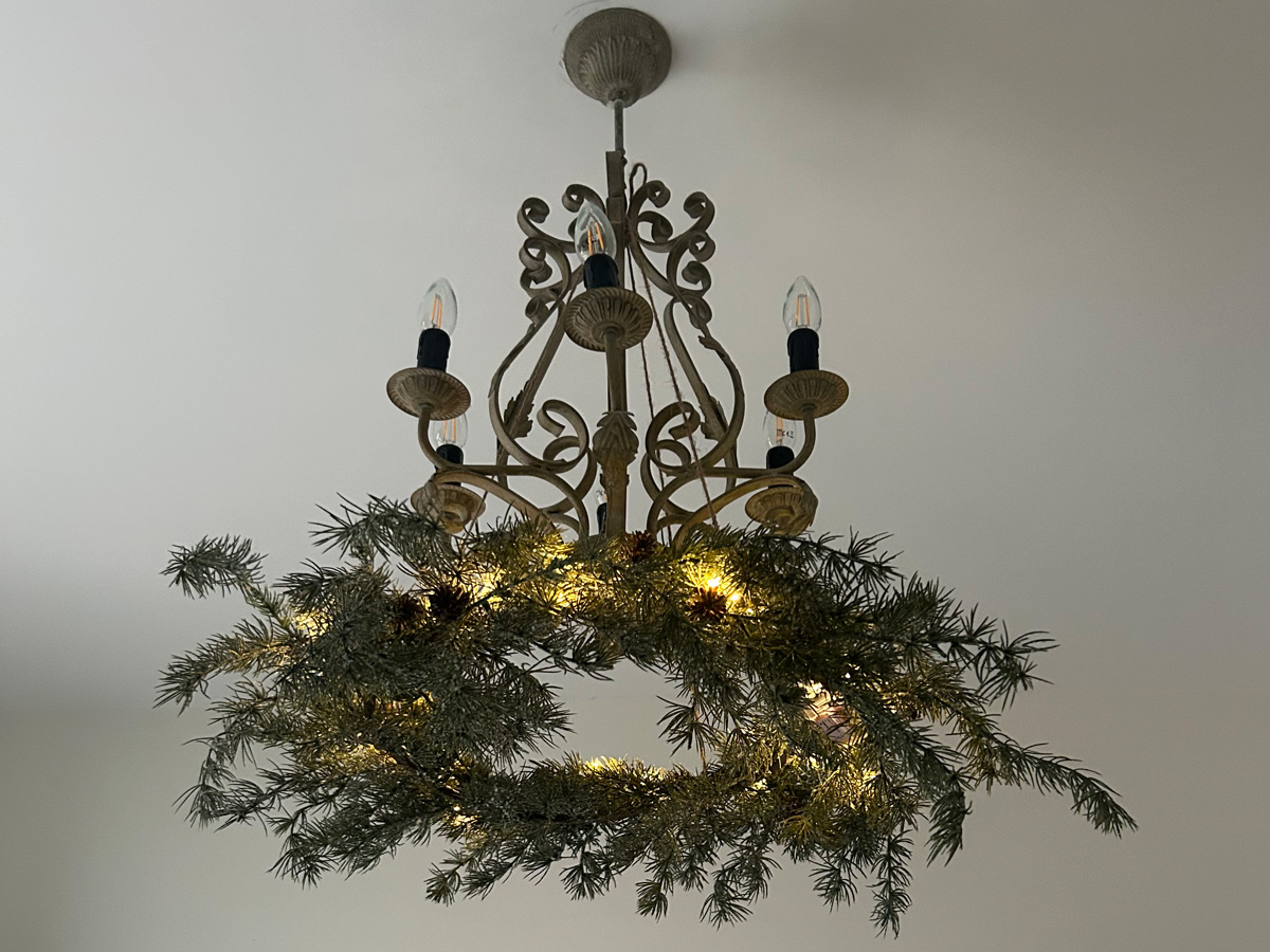 maretak aan het plafond