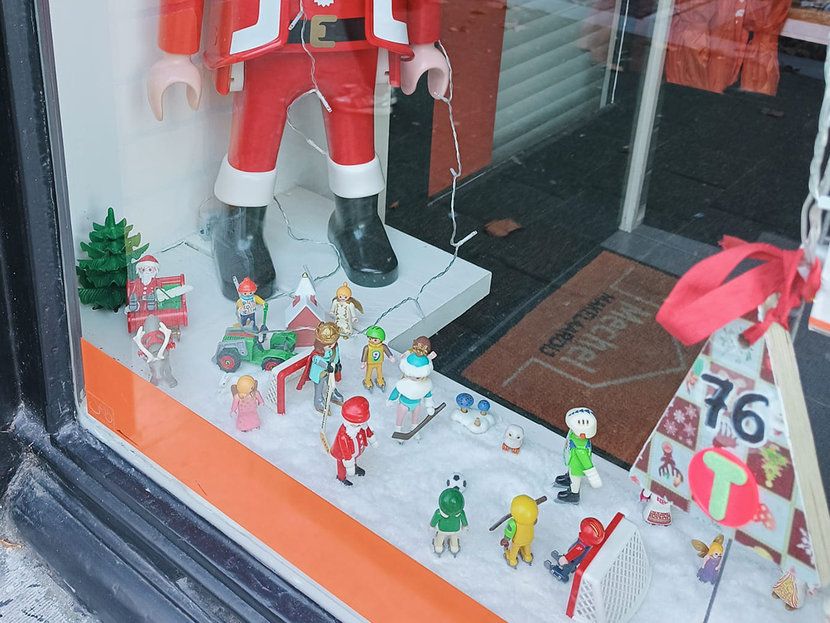 wintertafereel met playmobielpoppetjes