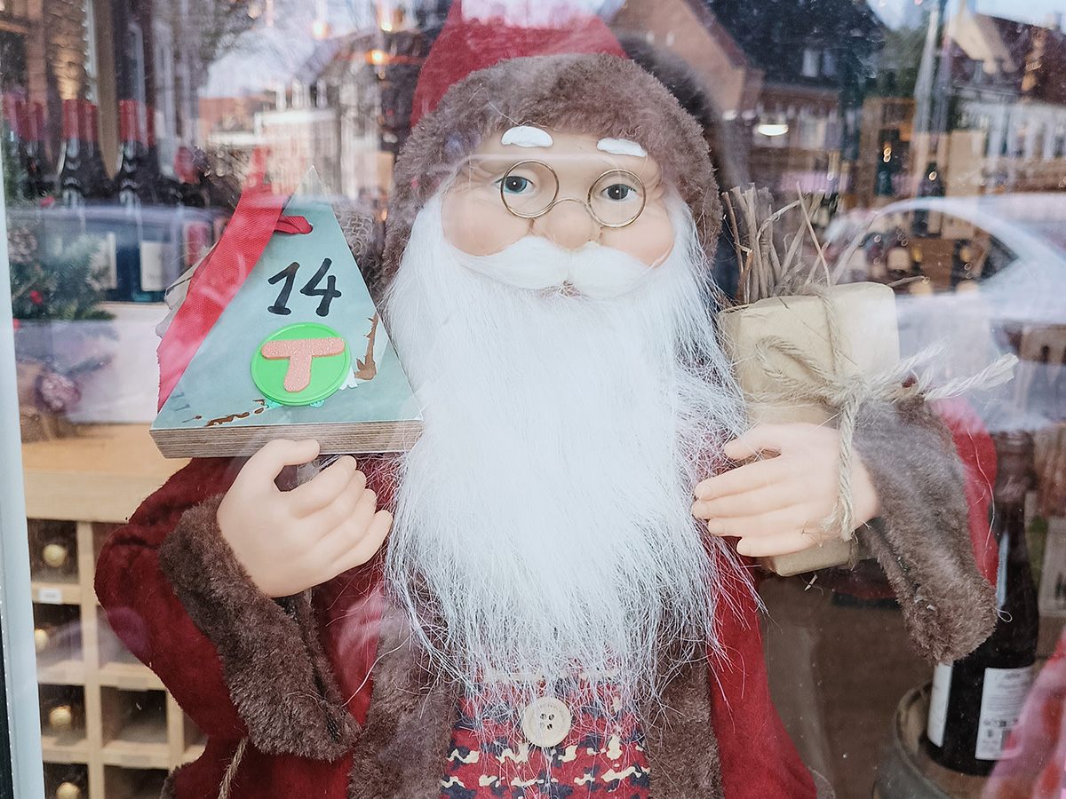 kerstmanpop met een boompje